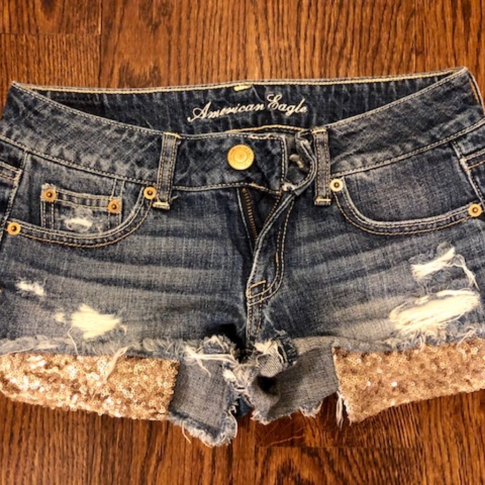 Cut-off jean shorts with sequins